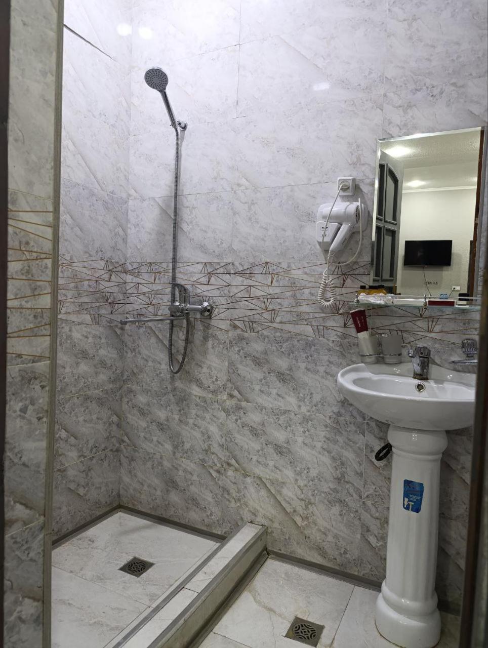 The Art Hotel Tashkent Bagian luar foto