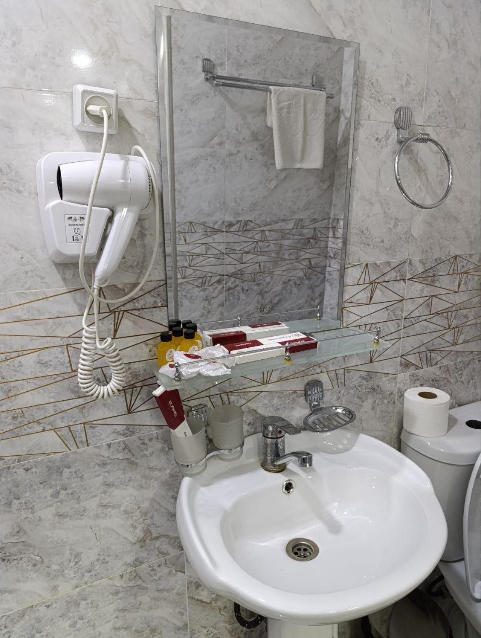 The Art Hotel Tashkent Bagian luar foto